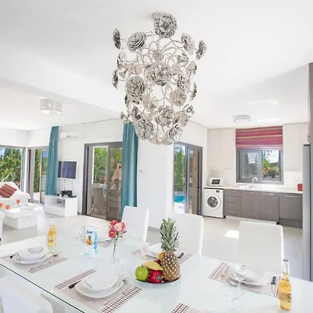Villa Protaras Holiday De2 *